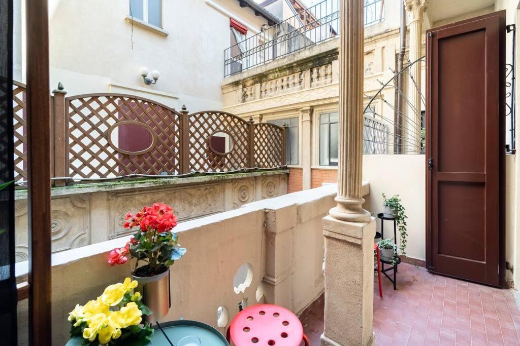 Appartamento Elegante E Centrale La Foglia D'Oro Bologna Kültér fotó